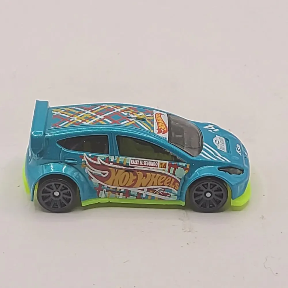 Hot Wheels 12 Ford Fiasta Rally El Segundo